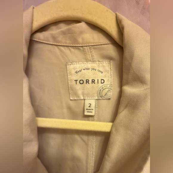 torrid Light Beige Drawstring Trench Coat - Picture 4 of 4